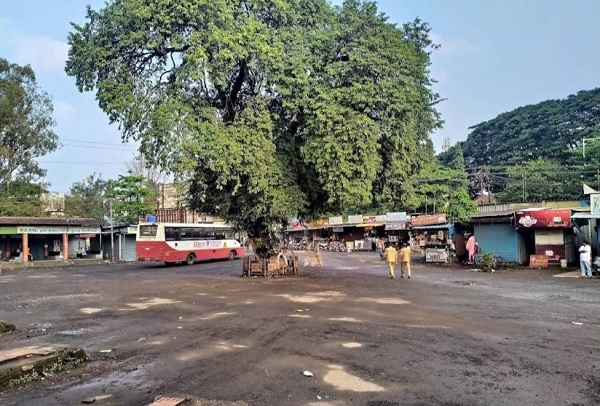 gadhingalaj st bus stand